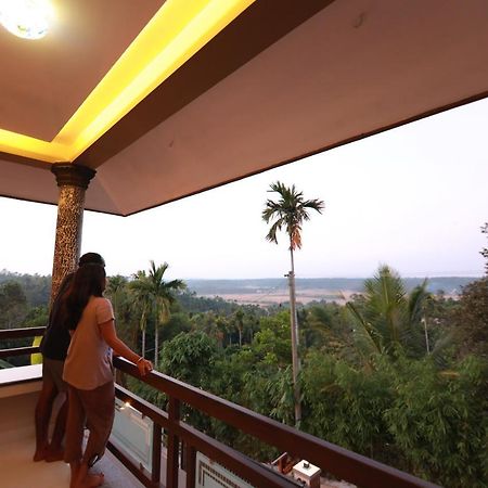 Valentine Holidays Sultan Bathery Bagian luar foto